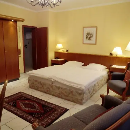 Scherf Hotel 3*
